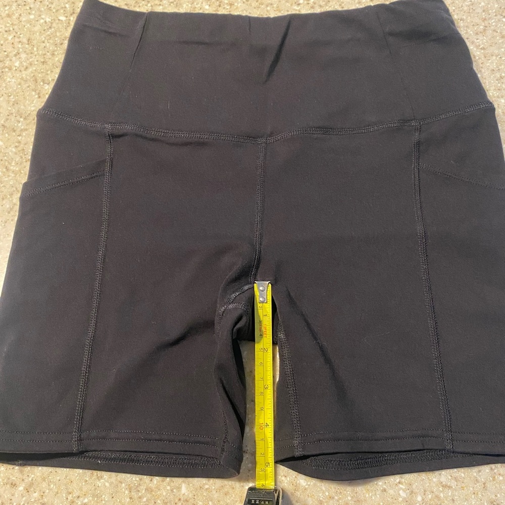 Oiselle 5” pocket jogger shorts